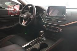 نيسان ألتيما